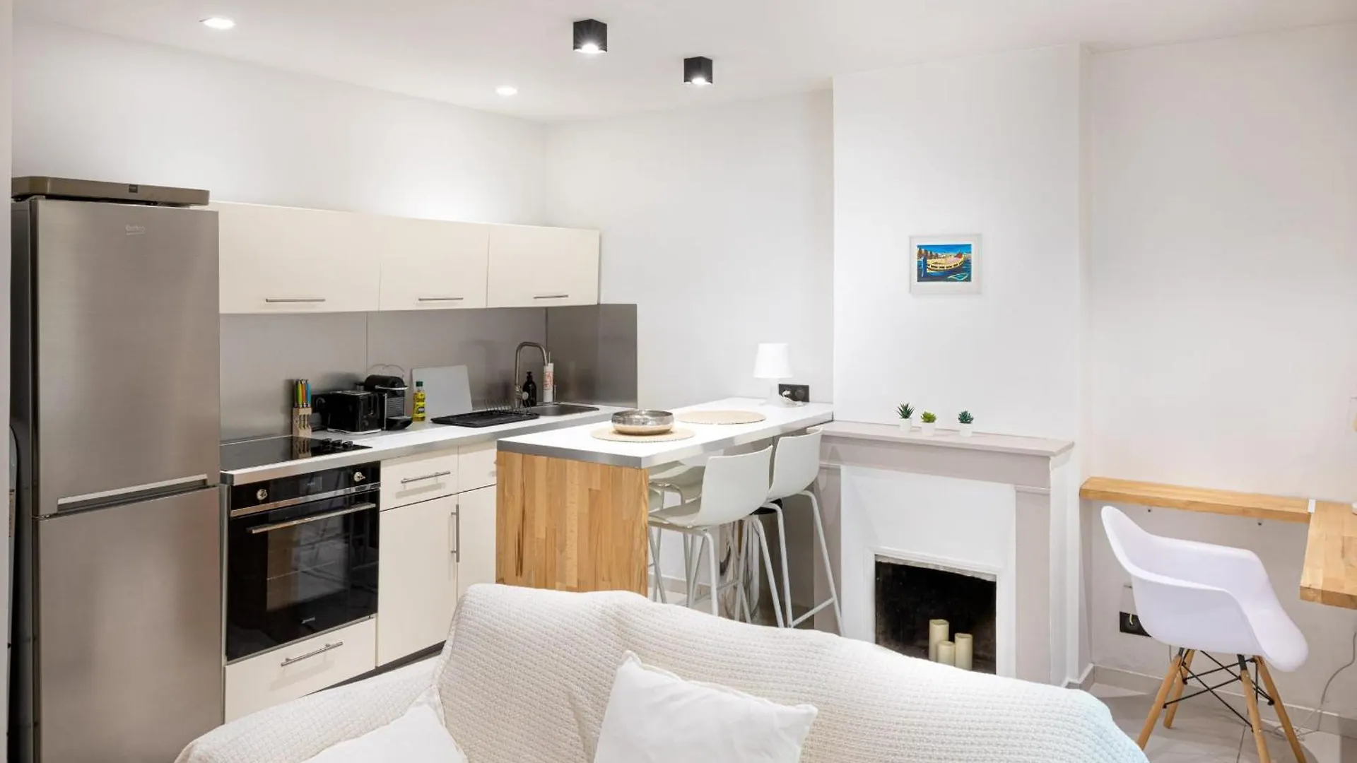 Nice 37 M With Garden In Marseille Apartment